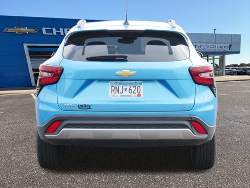 Used 2025 Chevrolet Trax LT w/ Driver Confidence Package image 5