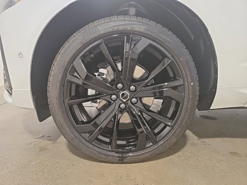 New 2026 Volvo XC60 B5 Ultra w/ Climate Package image 24