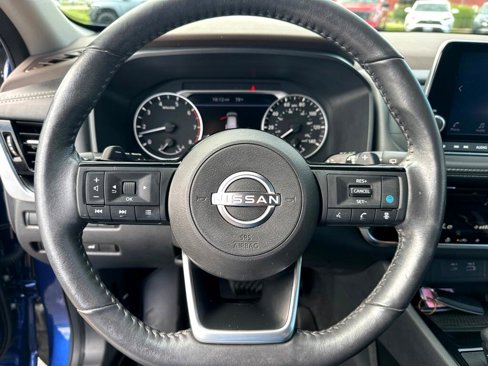 Used 2023 Nissan Rogue SV image 12