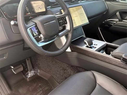 New 2025 Land Rover Range Rover SE image 30