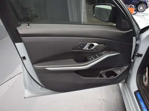 Used 2024 BMW M340i xDrive w/ Driving Assistance Package image 9