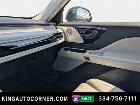 New 2025 Lincoln Aviator Reserve image 12