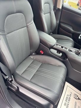 Used 2025 Honda HR-V EX-L image 17