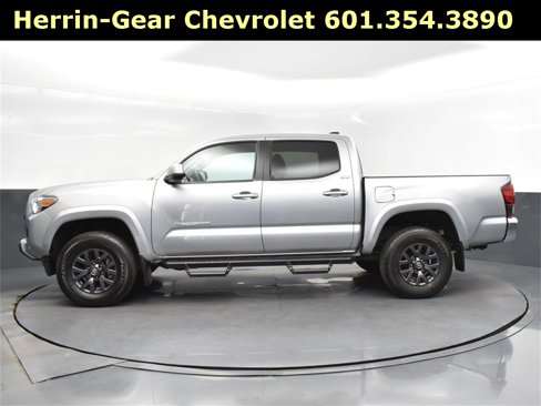 Used 2023 Toyota Tacoma SR5 image 4