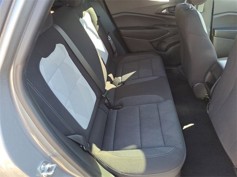 Used 2025 Chevrolet Trax RS w/ Sunroof Package image 25