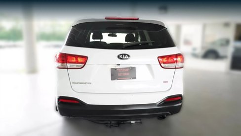 Used 2018 Kia Sorento LX image 7
