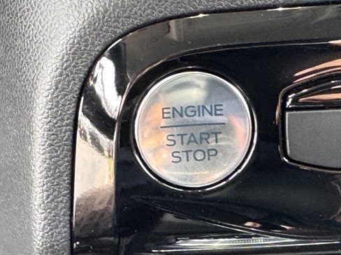 Used 2025 Ford Escape SE image 25