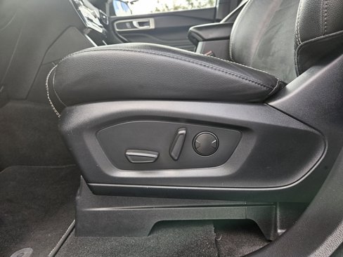 Used 2023 Ford Explorer ST image 13