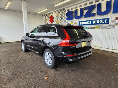 Used 2022 Volvo XC60 B5 Momentum image 9