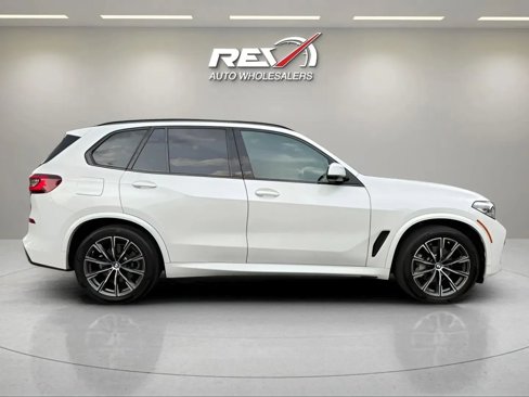 Used 2021 BMW X5 xDrive40i w/ M Sport Package image 6
