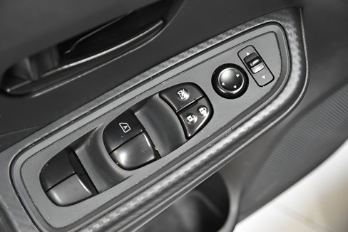 Used 2024 Nissan Versa S w/ Trunk Package image 17