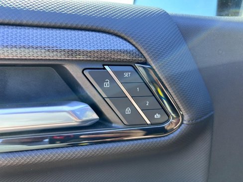 Used 2022 Chevrolet Silverado 1500 ZR2 w/ Technology Package image 19