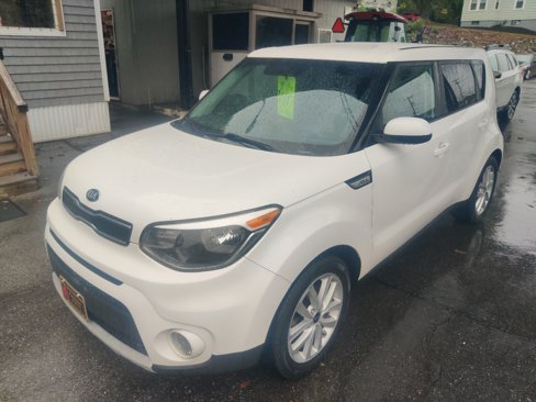 Used 2019 Kia Soul + image 2