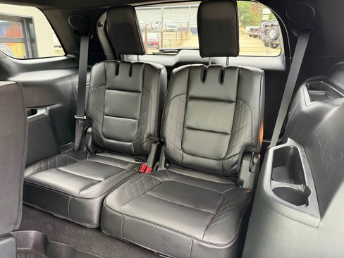 Used 2019 Ford Explorer Platinum image 42