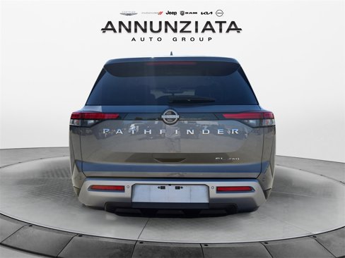 Used 2025 Nissan Pathfinder SL image 4