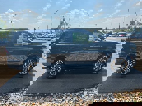 New 2025 Lincoln Navigator Reserve image 6