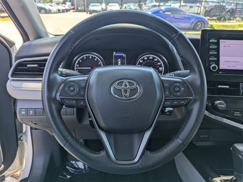 Used 2024 Toyota Camry SE image 20