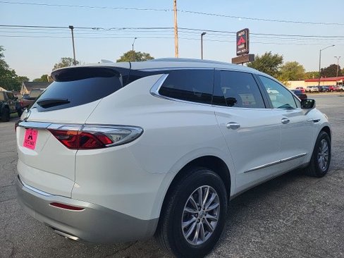 Used 2023 Buick Enclave Essence image 9