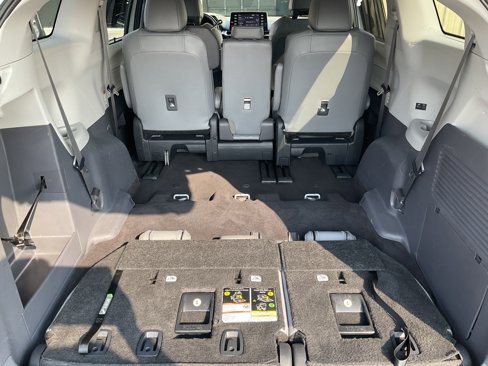 Used 2024 Toyota Sienna XLE image 38