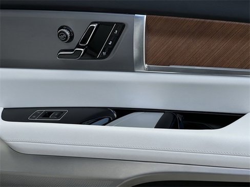 Certified 2026 Cadillac Vistiq Sport image 23