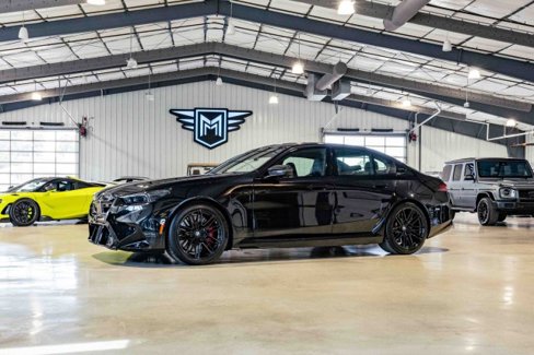 Used 2025 BMW M5 w/ Carbon Package image 1