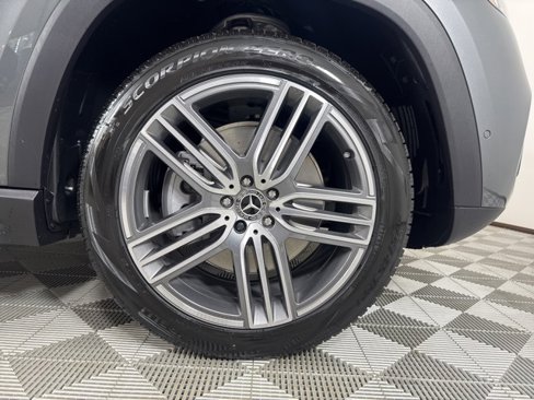 New 2026 Mercedes-Benz GLS 450 4MATIC image 9