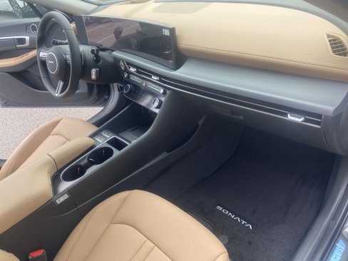 New 2025 Hyundai Sonata Limited image 17