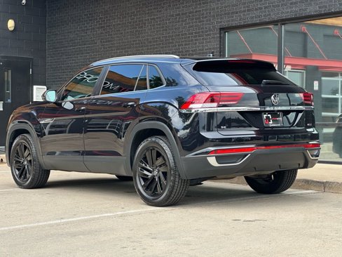 Used 2022 Volkswagen Atlas Cross Sport SE image 3
