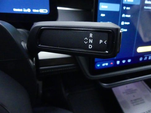 Used 2025 Rivian R1S Adventure image 21