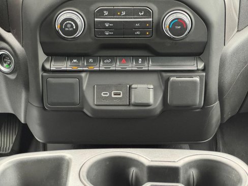 Used 2024 Chevrolet Silverado 1500 Custom image 14