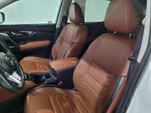 Used 2017 Nissan Rogue SL image 9