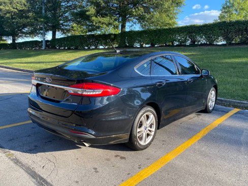 Used 2018 Ford Fusion SE w/ Fusion SE Technology Package image 3