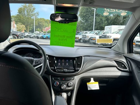 Certified 2022 Chevrolet Trax LT w/ LT Convenience Package image 21