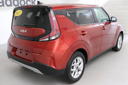 Used 2023 Kia Soul LX w/ LX Technology Package image 8