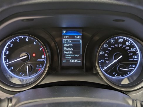 Used 2024 Toyota Camry SE image 15