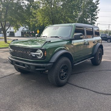 Used 2023 Ford Bronco Wildtrak image 2
