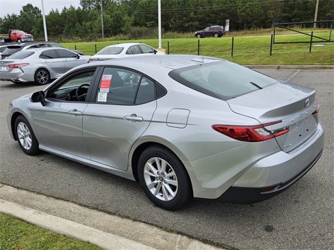 New 2026 Toyota Camry LE image 10