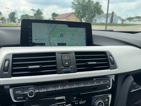 Used 2017 BMW 320i xDrive Sedan image 16