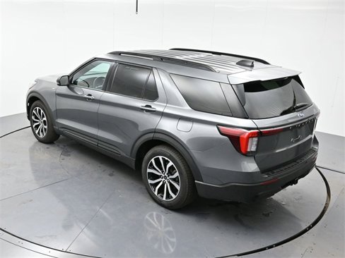 Used 2025 Ford Explorer ST-Line w/ Premium Package image 40