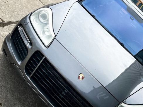 Used 2010 Porsche Cayenne GTS image 7