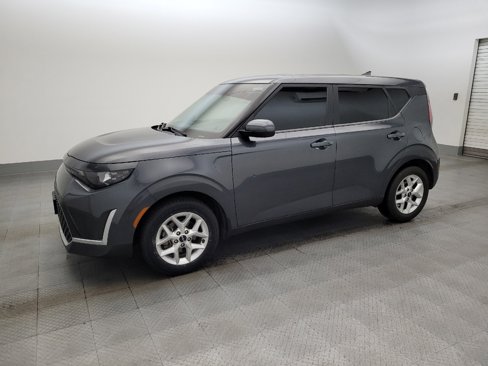 Used 2023 Kia Soul S image 2