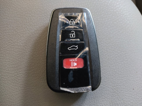 Used 2021 Toyota Camry LE image 32
