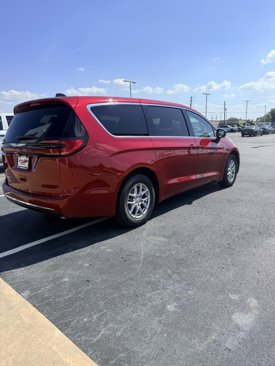 New 2026 Chrysler Pacifica Select image 6