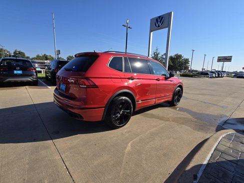 Used 2024 Volkswagen Tiguan SE R-Line image 6
