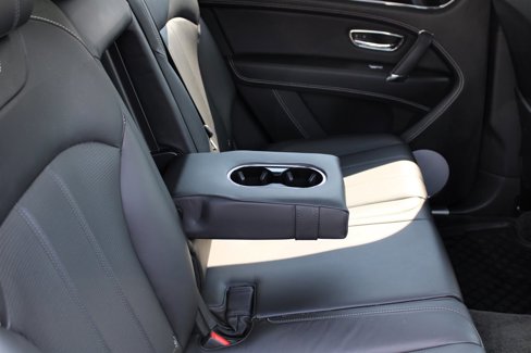 Used 2018 Bentley Bentayga image 36