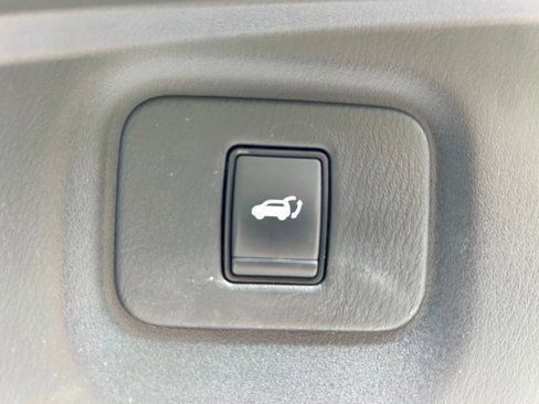 Used 2019 Nissan Pathfinder Platinum w/ Cargo Package image 33