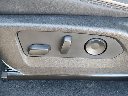 New 2026 GMC Canyon Denali image 7