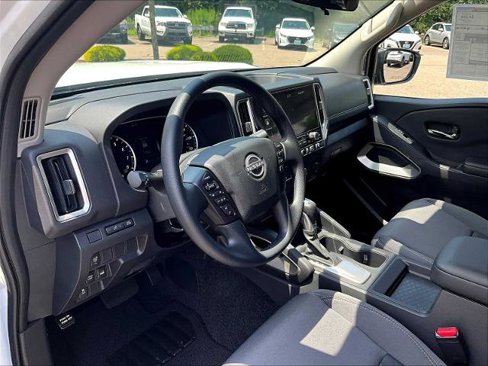 Certified 2025 Nissan Frontier SV image 8