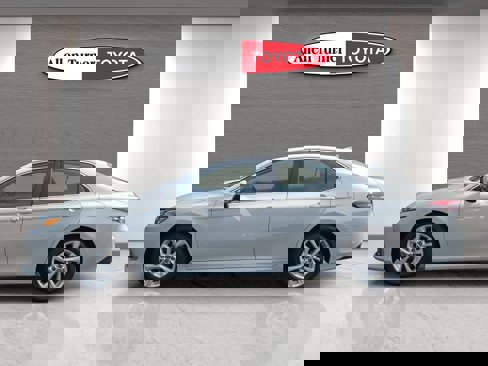 Used 2024 Toyota Camry LE image 10