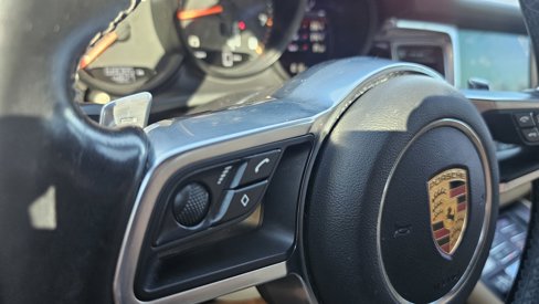 Used 2018 Porsche Macan image 33